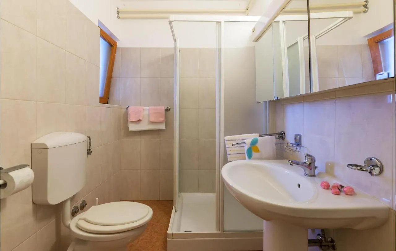 Stunning Apartment In Umag With Kitchen